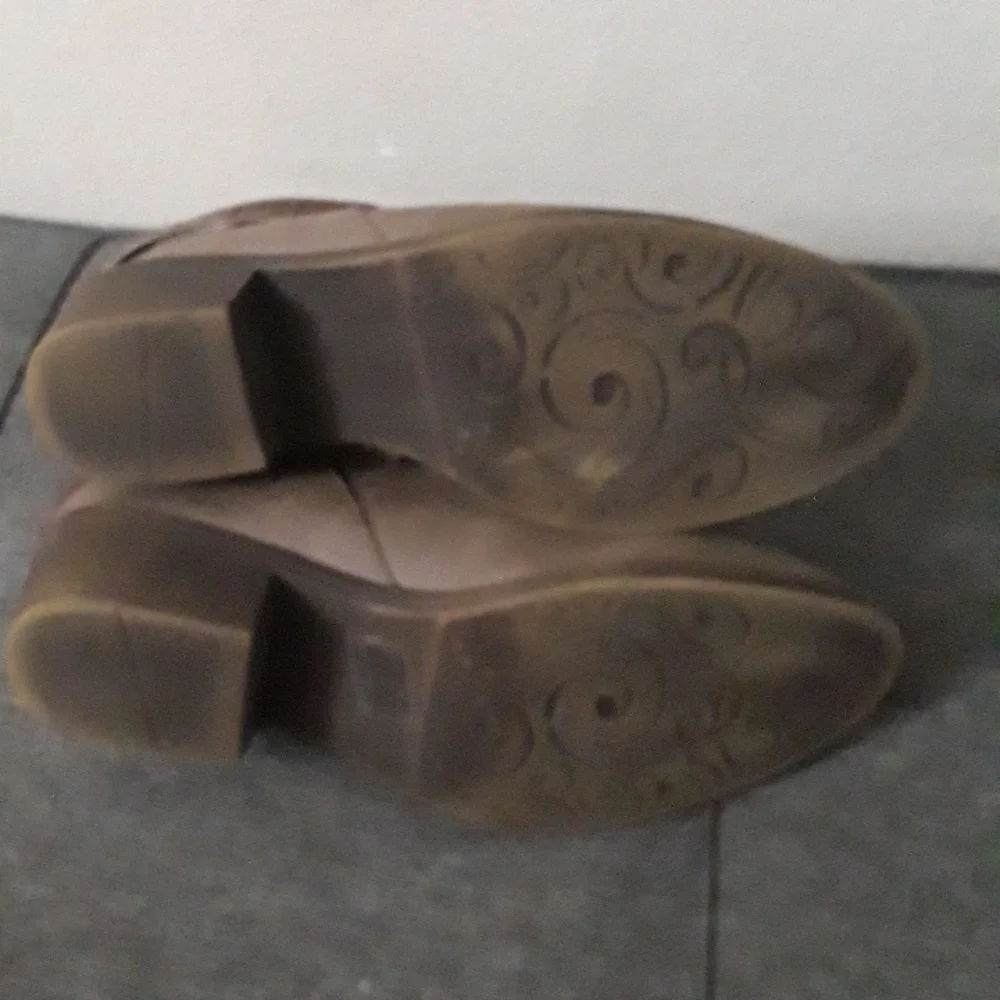 10m boots